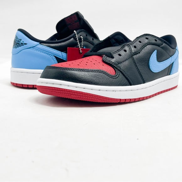 Women's Air Jordan 1 Retro Low OG Sneaker ‘NC to Chi’ 🔥🔥🔥🔥 - Picture 3 of 16